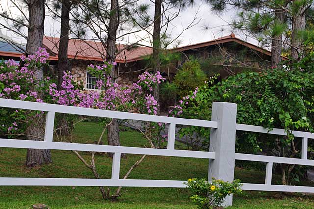 Photo Example of a white country style fence